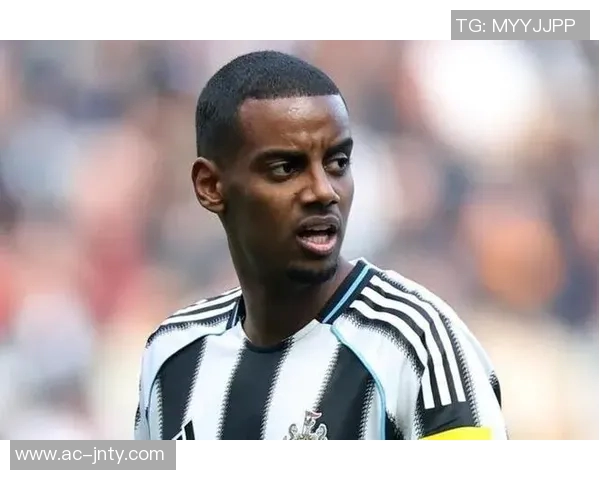 彭南特对利物浦不签右后卫表示失望希望球队能有替补球员坐板凳