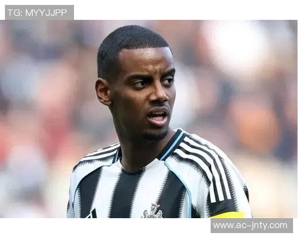 彭南特对利物浦不签右后卫表示失望希望球队能有替补球员坐板凳