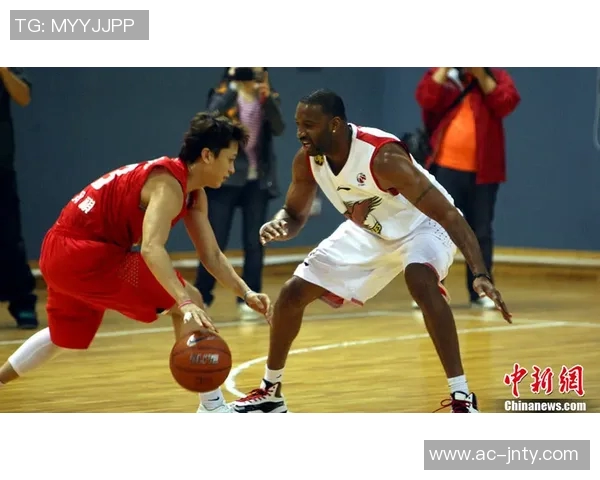 卢表示比尔今日缺席对抗训练仅进行投篮练习状态仍需观察